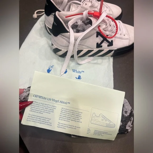 Off-White Vulcanuzed  Women's Shoes - Picture 4 of 8